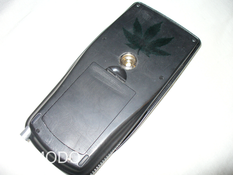 Illustration for article titled Dude Puts a Pipe in a TI-83 Calculator; Calculator Still Works